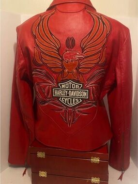 SOLD SOLD SOLDHarley Davidson Ladies Large RED Leather Jacket